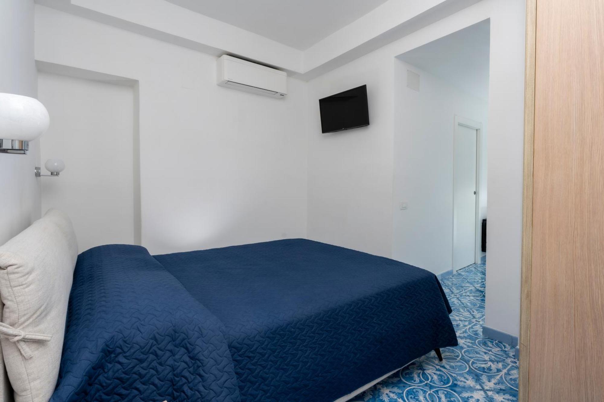 La Piazzetta Pensión 3*